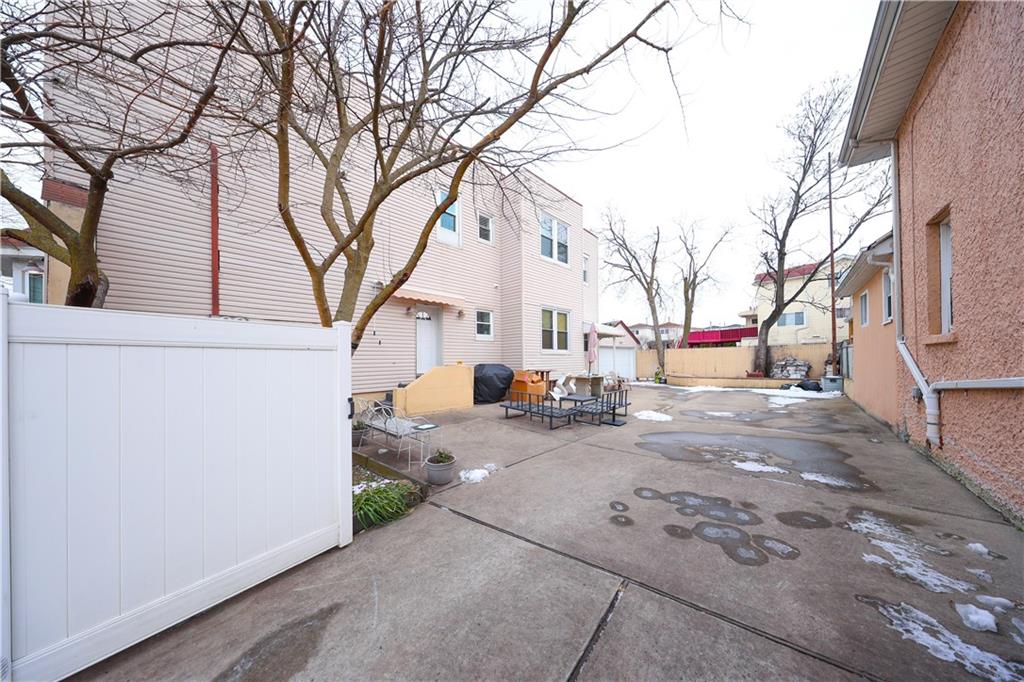 98 Robin Road Arrochar Staten Island NY 10305