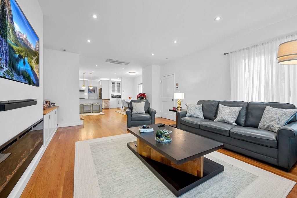 7702 15th Avenue Bensonhurst Brooklyn NY 11228