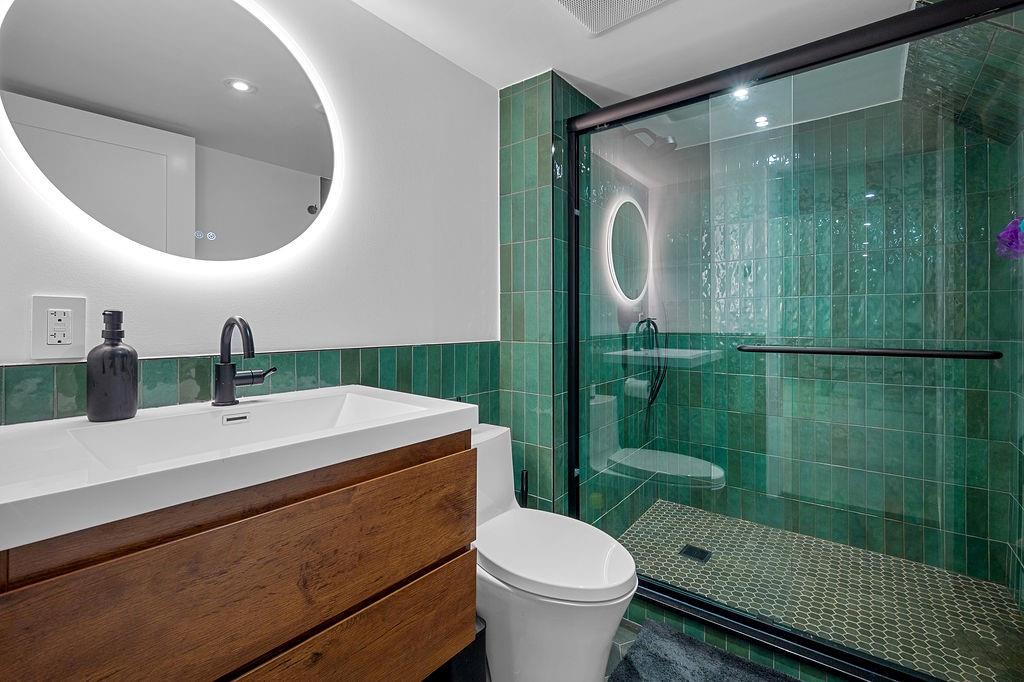 7702 15th Avenue Bensonhurst Brooklyn NY 11228