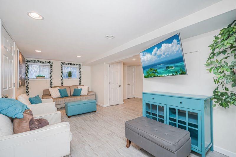 99 Stanley Avenue Tompkinsville Staten Island NY 10301