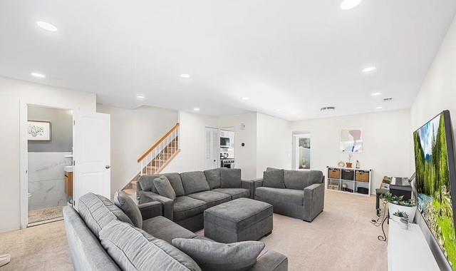 28 Berry Court Rossville Staten Island NY 10309