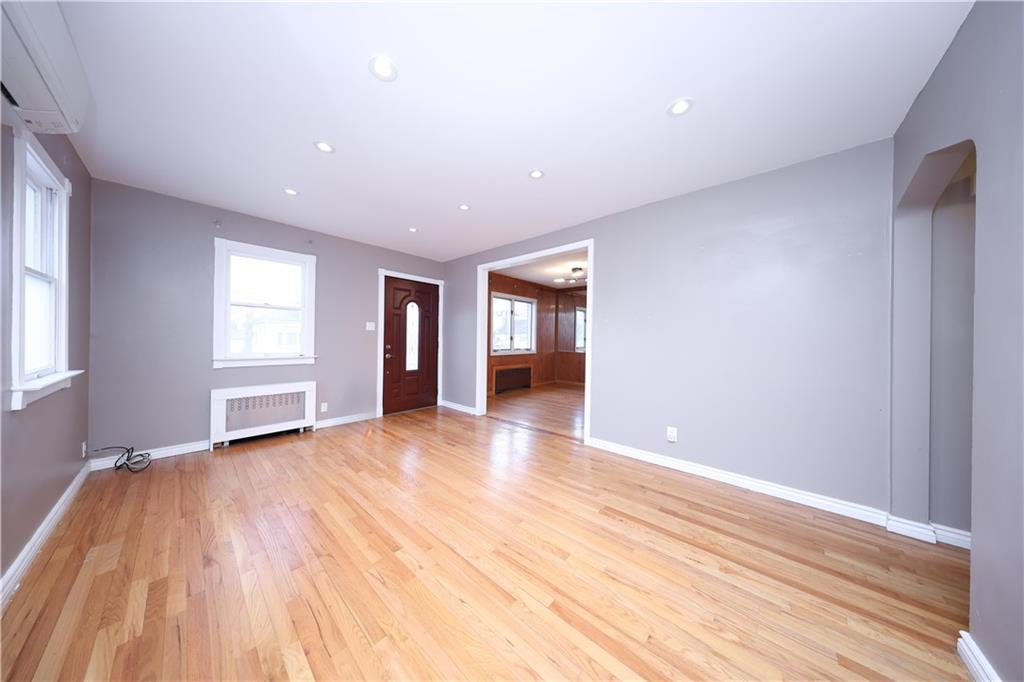 138 Ormonde Boulevard Out of NYC Valley Stream NY 11580