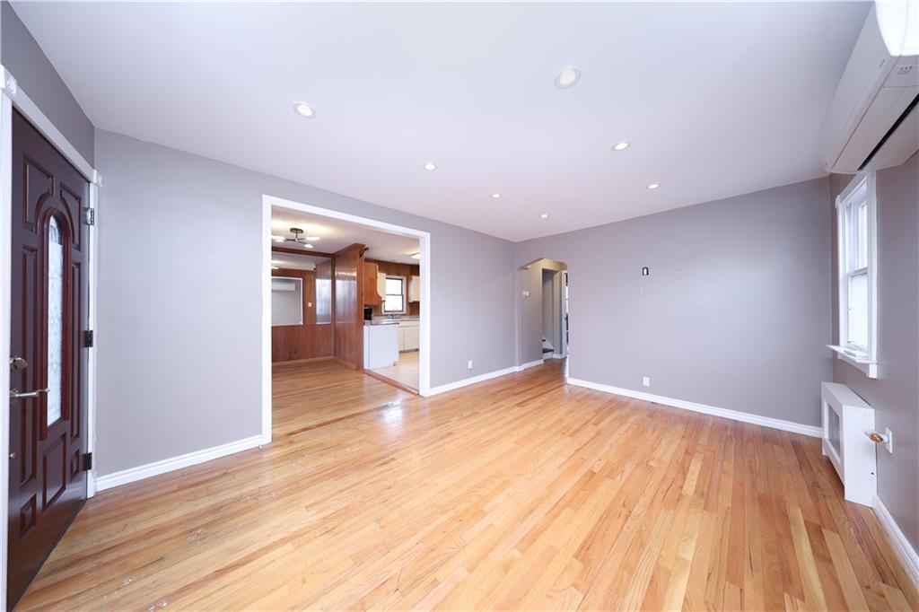 138 Ormonde Boulevard Out of NYC Valley Stream NY 11580