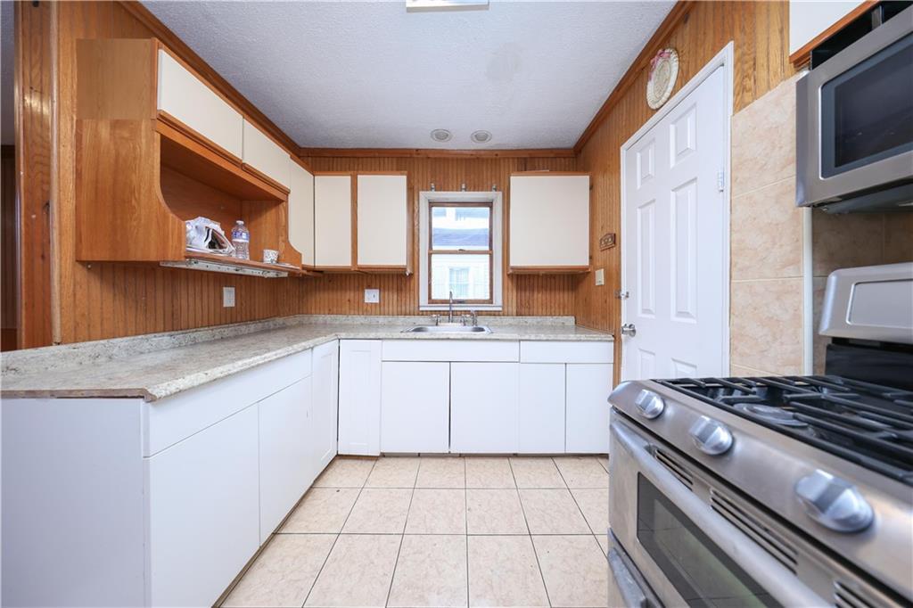 138 Ormonde Boulevard Out of NYC Valley Stream NY 11580