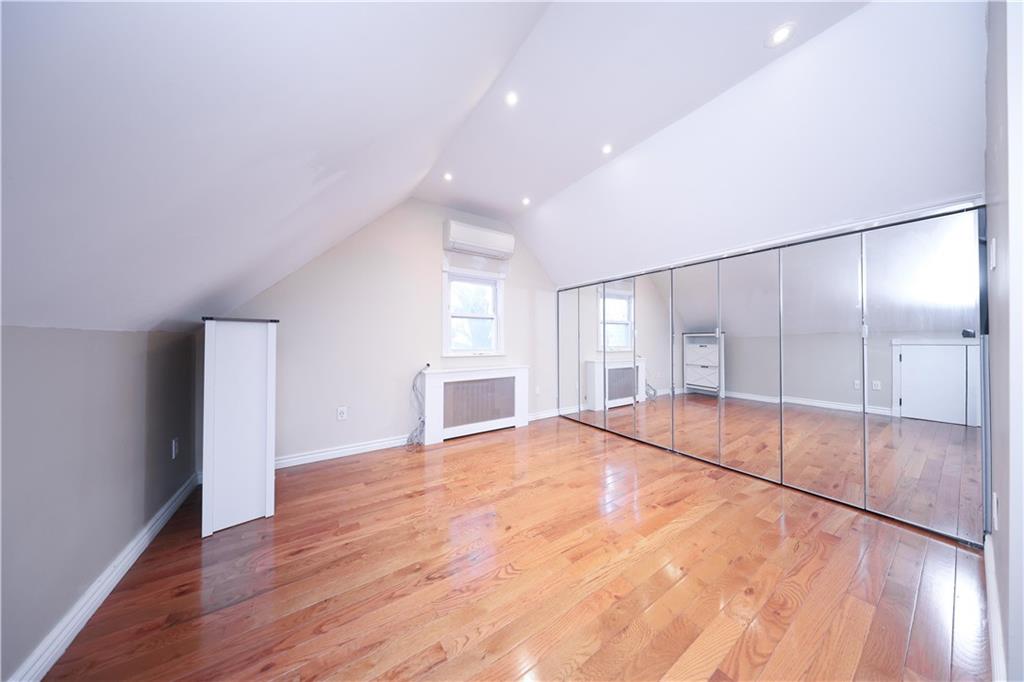 138 Ormonde Boulevard Out of NYC Valley Stream NY 11580