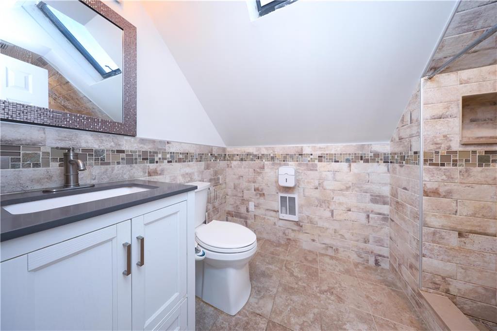 138 Ormonde Boulevard Out of NYC Valley Stream NY 11580