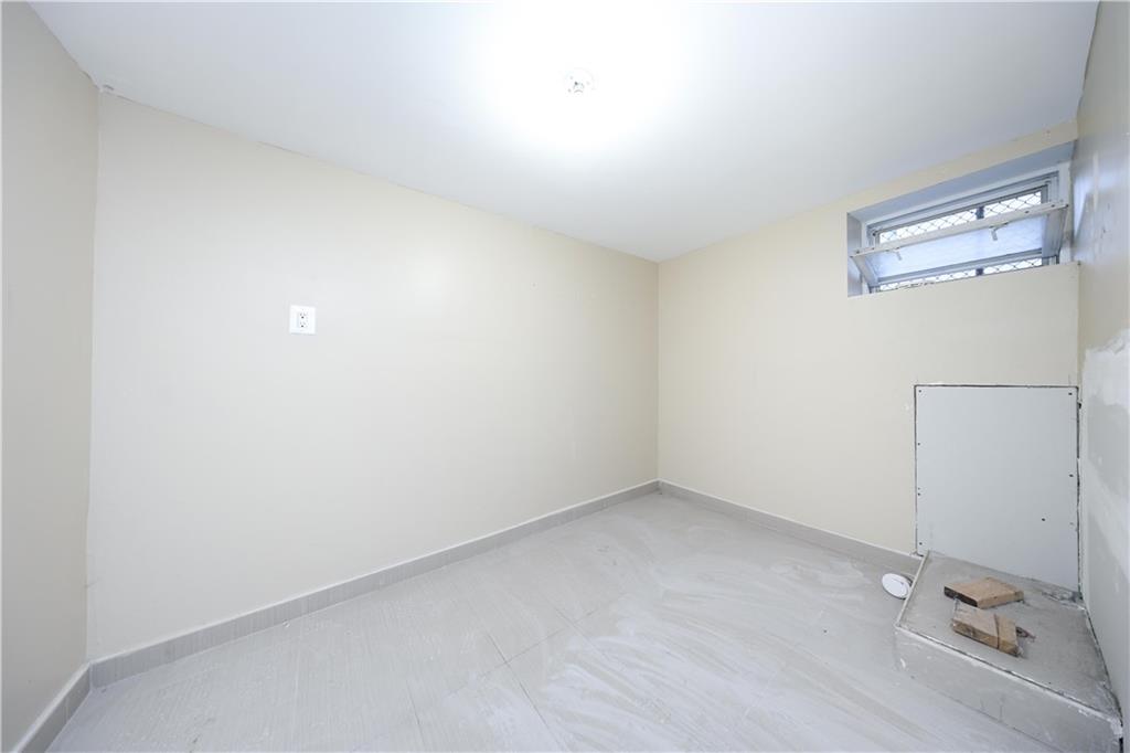 138 Ormonde Boulevard Out of NYC Valley Stream NY 11580