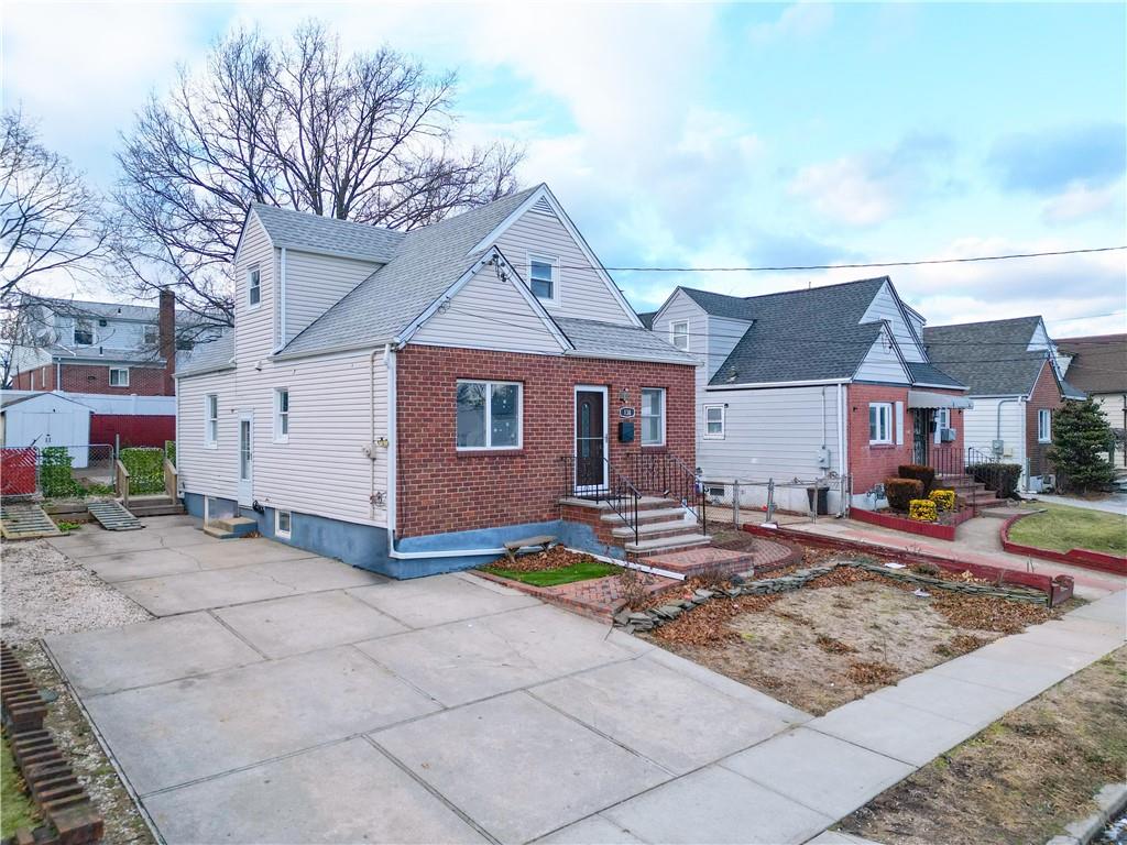 138 Ormonde Boulevard Out of NYC Valley Stream NY 11580