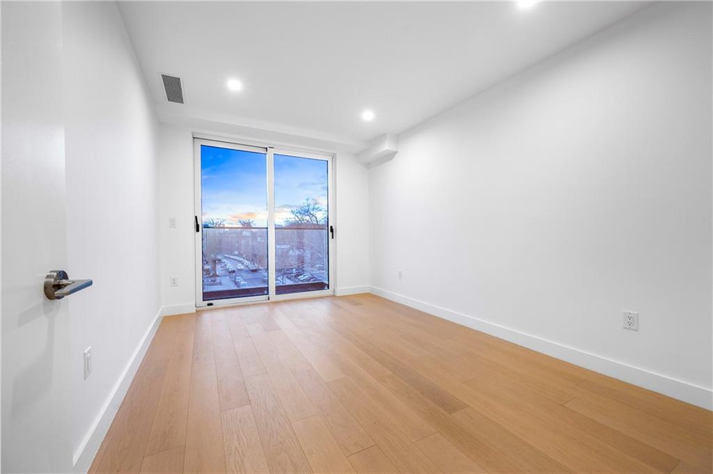 150-02 Northern Boulevard Murray Hill Flushing NY 11354