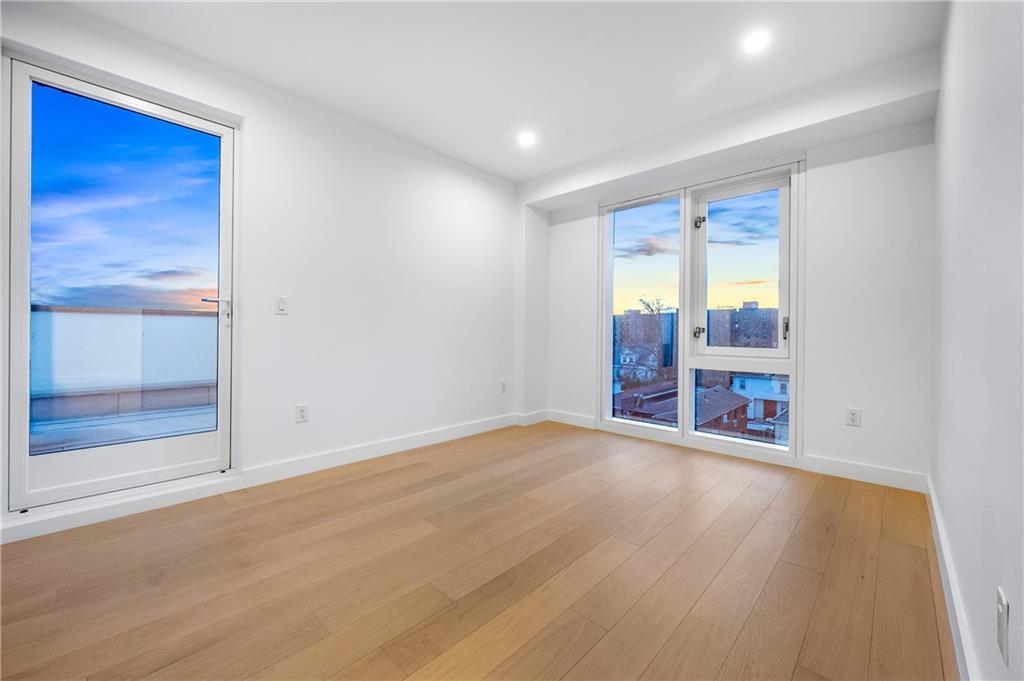 150-02 Northern Boulevard Murray Hill Flushing NY 11354