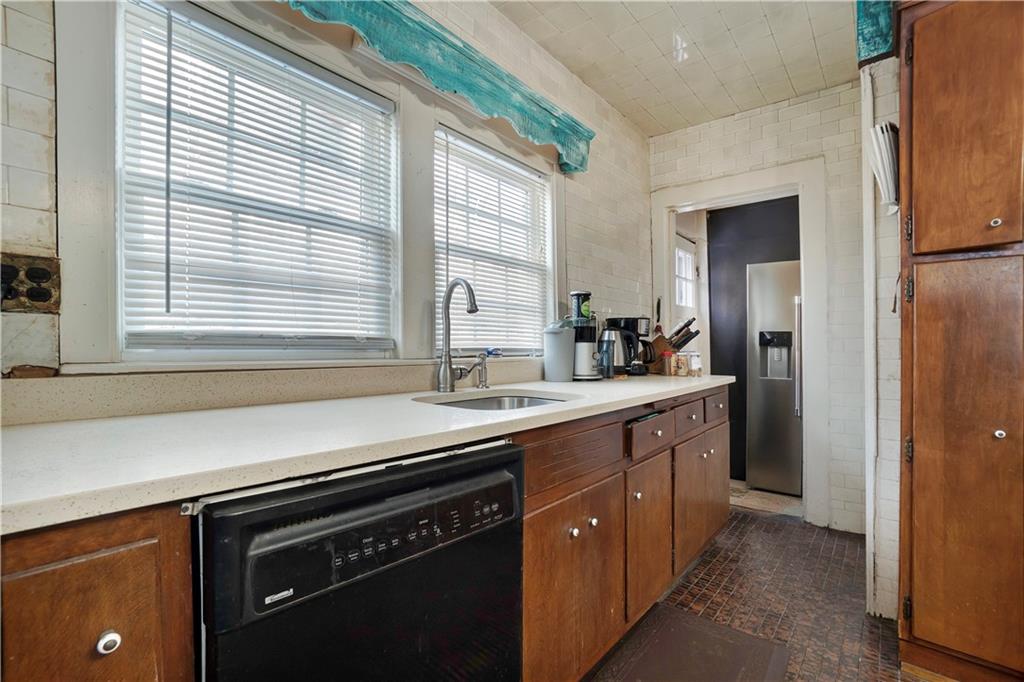 1050 Dickens Street Bayswater Far Rockaway NY 11691