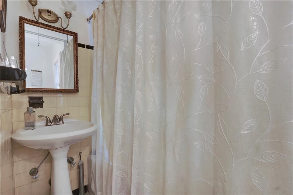 1050 Dickens Street Bayswater Far Rockaway NY 11691