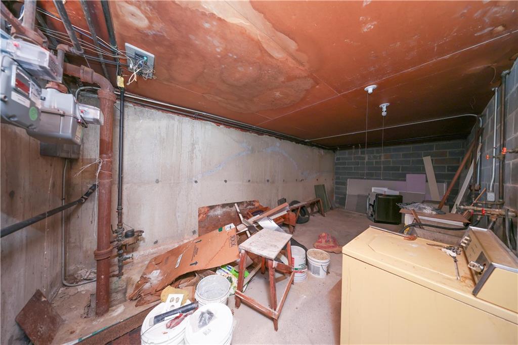 25 Mallory Avenue Arrochar Staten Island NY 10305