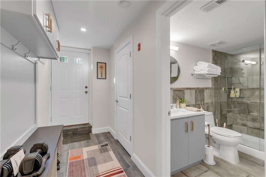 40 Dintree Lane Butler Manor Staten Island NY 10307