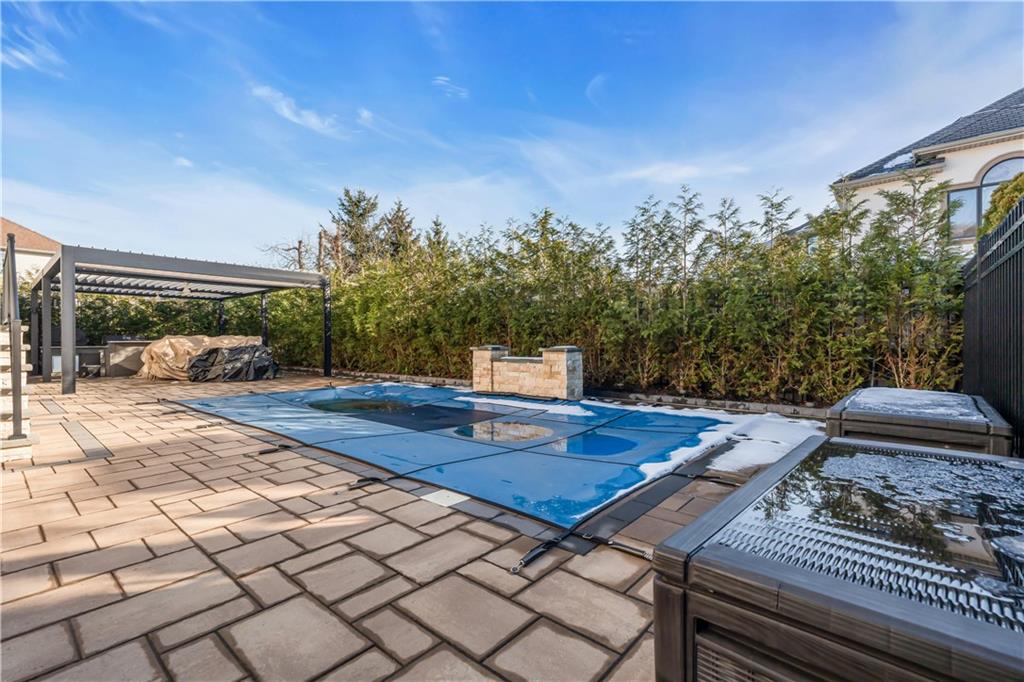 40 Dintree Lane Butler Manor Staten Island NY 10307