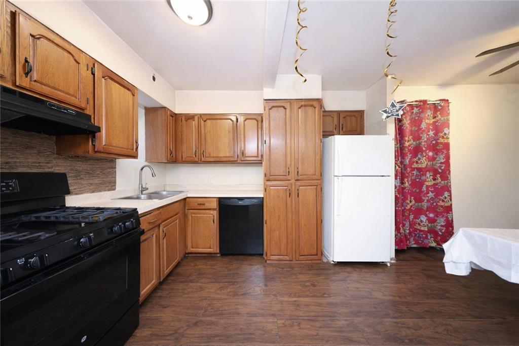 132 Saint Marys Avenue Rosebank Staten Island NY 10305