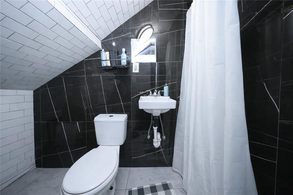 132 Saint Marys Avenue Rosebank Staten Island NY 10305