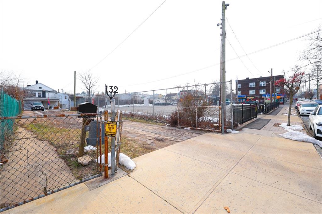 132 Saint Marys Avenue Rosebank Staten Island NY 10305