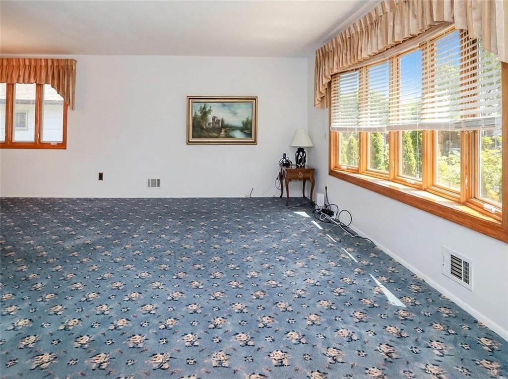 489 Oakdale Street Eltingville Staten Island NY 10312