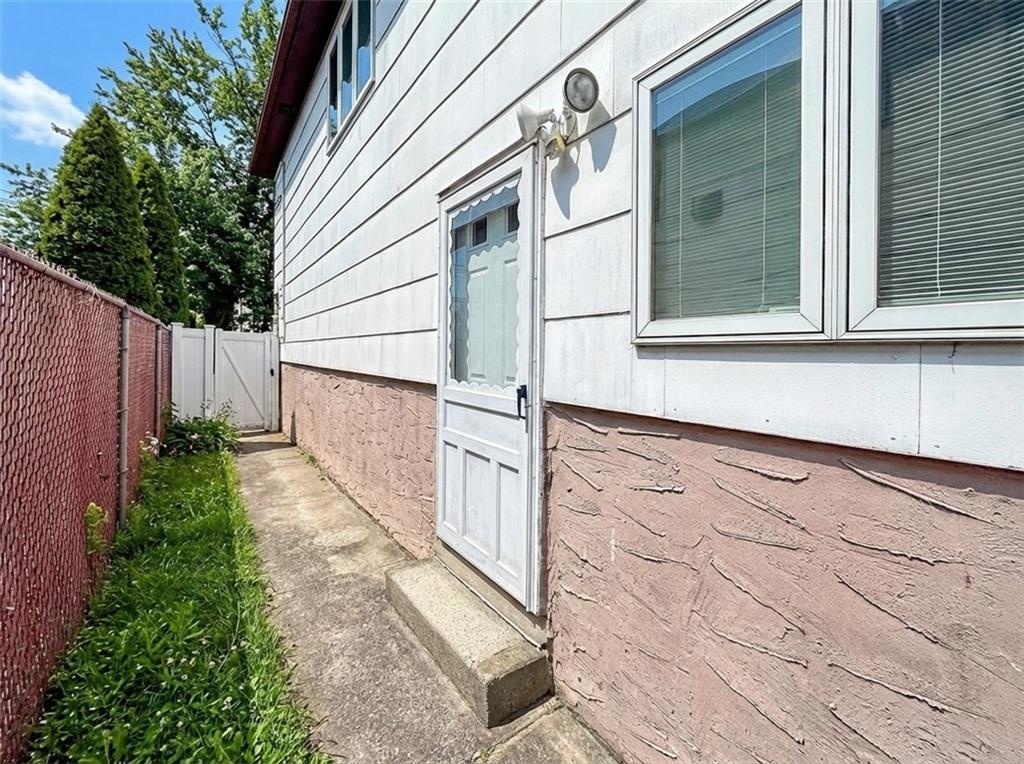 489 Oakdale Street Eltingville Staten Island NY 10312