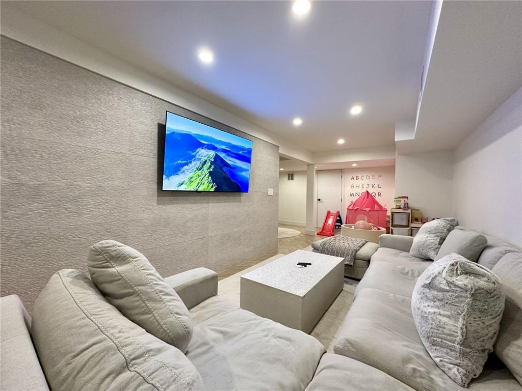 33 Gower Street Castleton Corners Staten Island NY 10314