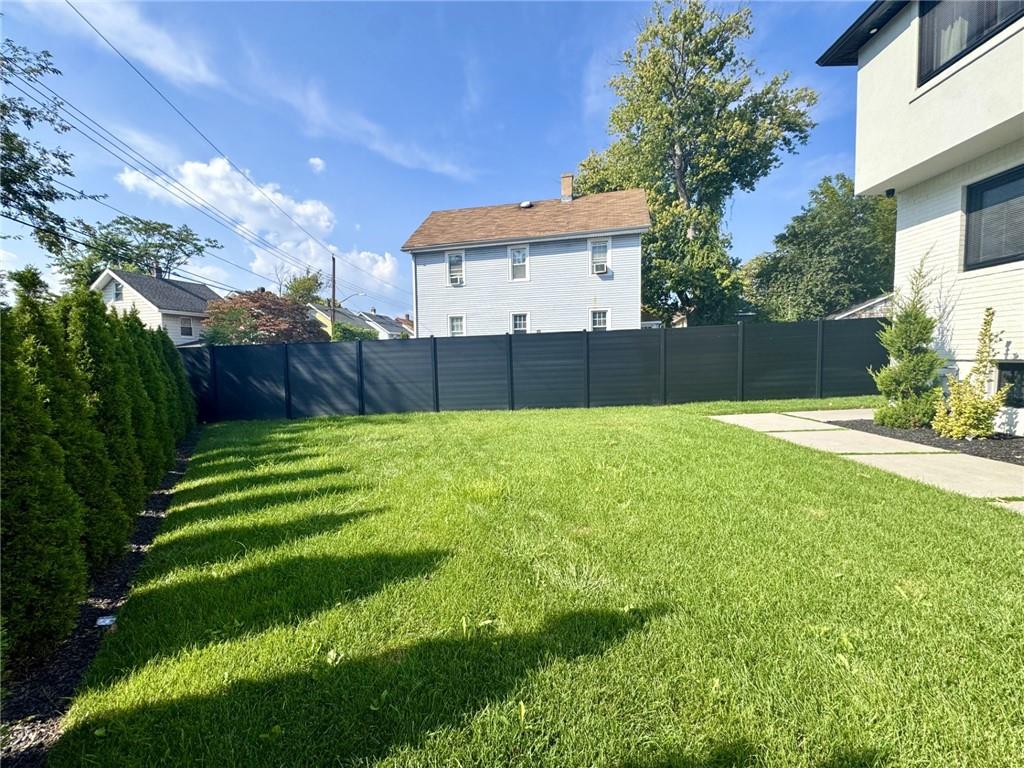 33 Gower Street Castleton Corners Staten Island NY 10314