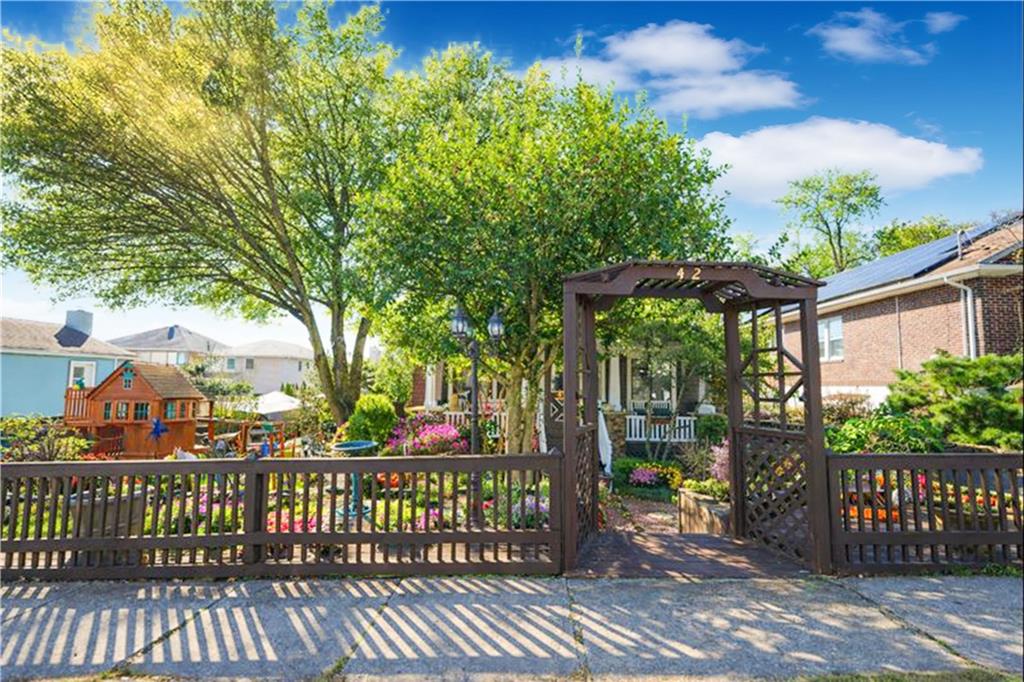 42 Bishop Street Oakwood Staten Island NY 10306