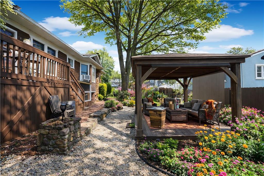 42 Bishop Street Oakwood Staten Island NY 10306