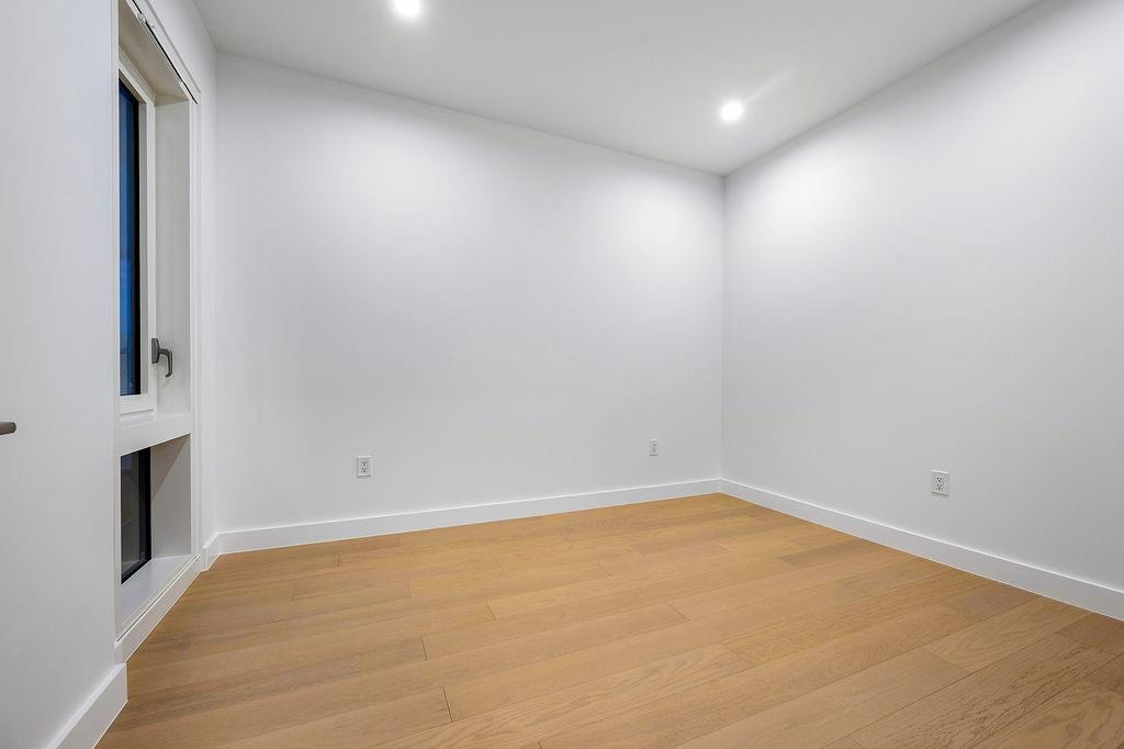 150-02 Northern Boulevard Murray Hill Flushing NY 11354