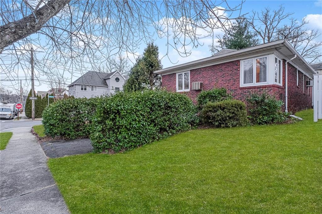 36 Albert Street Sunnyside Staten Island NY 10301