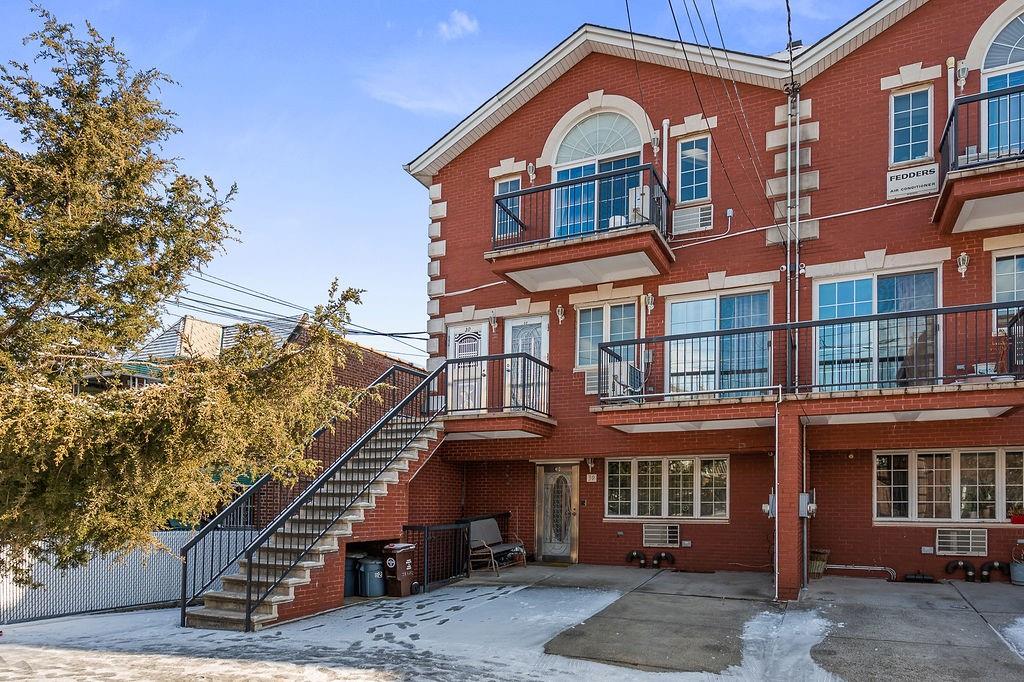 39 Bay 38th Street Bensonhurst Brooklyn NY 11214