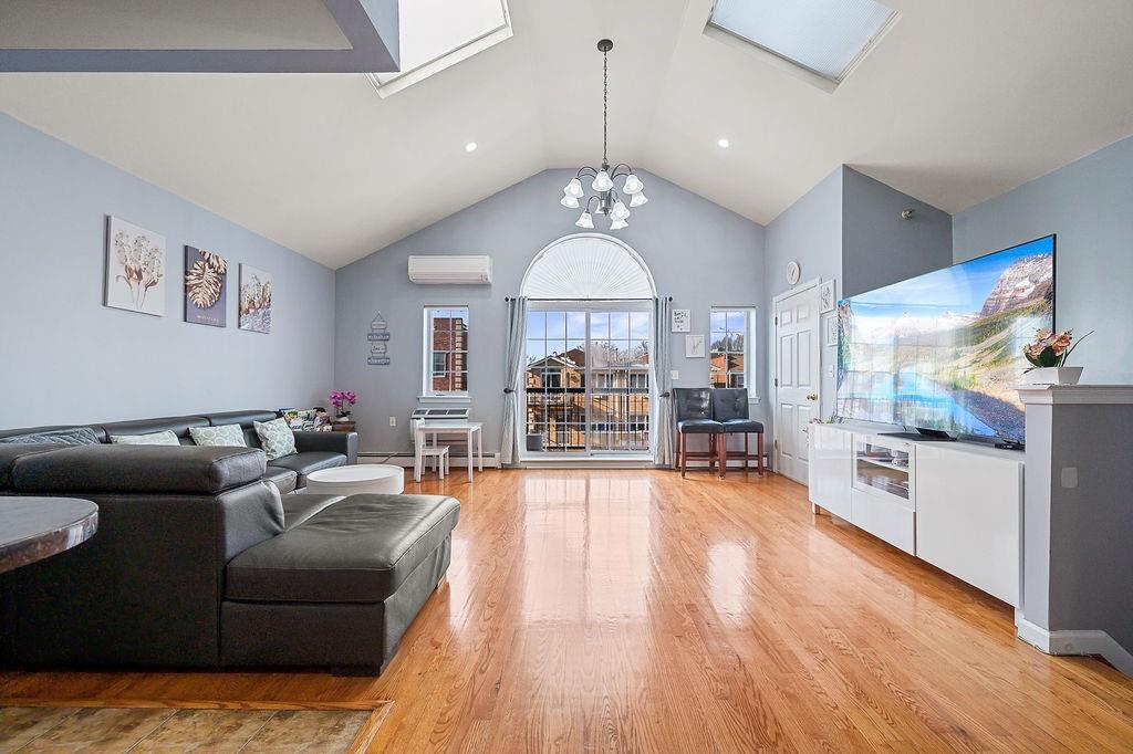 39 Bay 38th Street Bensonhurst Brooklyn NY 11214