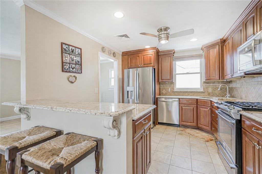 76 Berry Avenue Arden Heights Staten Island NY 10312