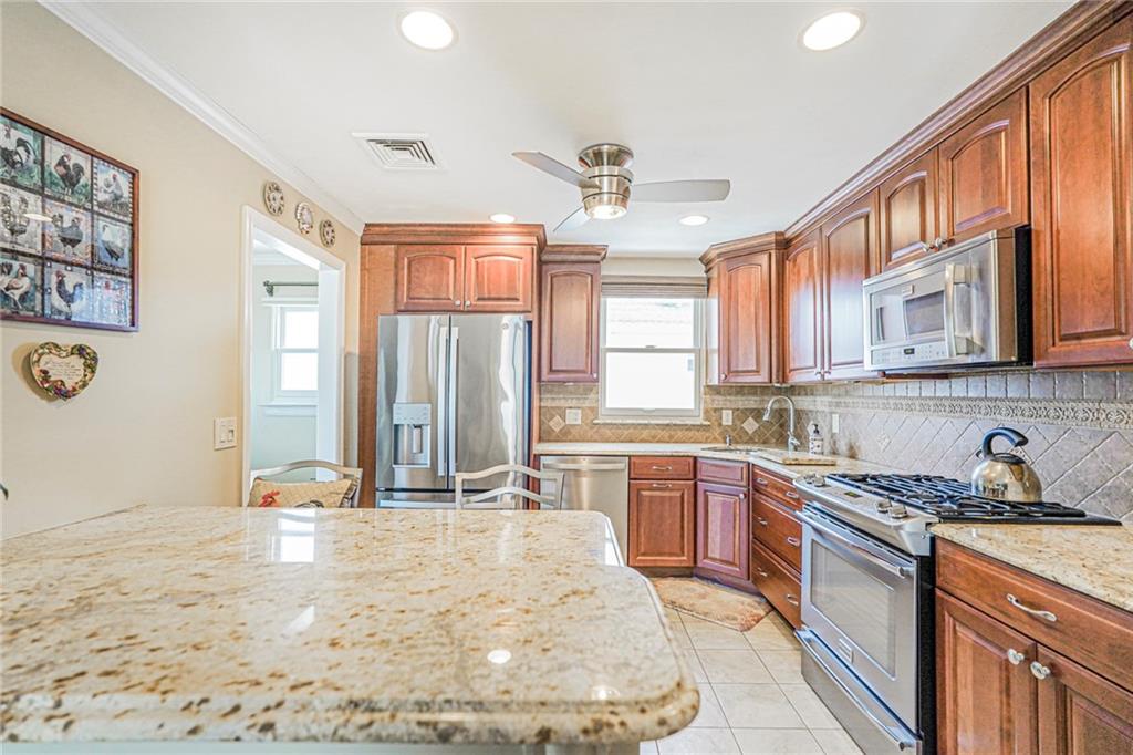 76 Berry Avenue Arden Heights Staten Island NY 10312