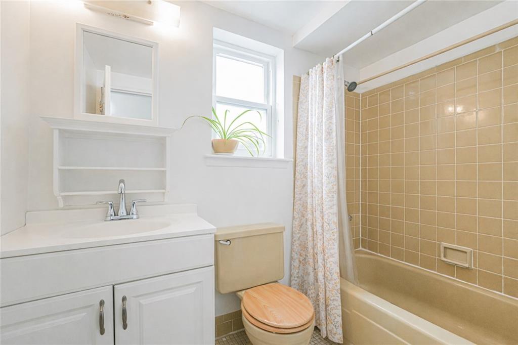 76 Berry Avenue Arden Heights Staten Island NY 10312