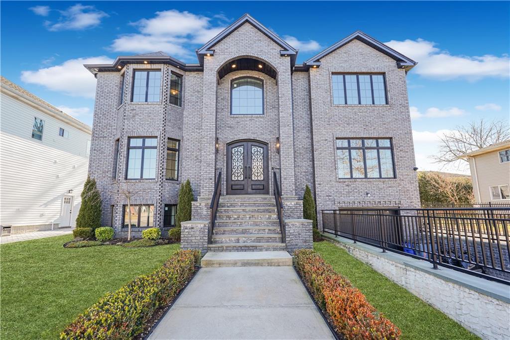 946 Edgegrove Avenue Prince's Bay Staten Island NY 10309