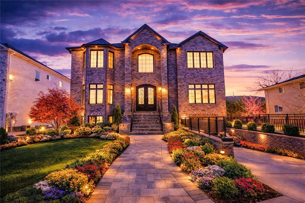 946 Edgegrove Avenue Prince's Bay Staten Island NY 10309