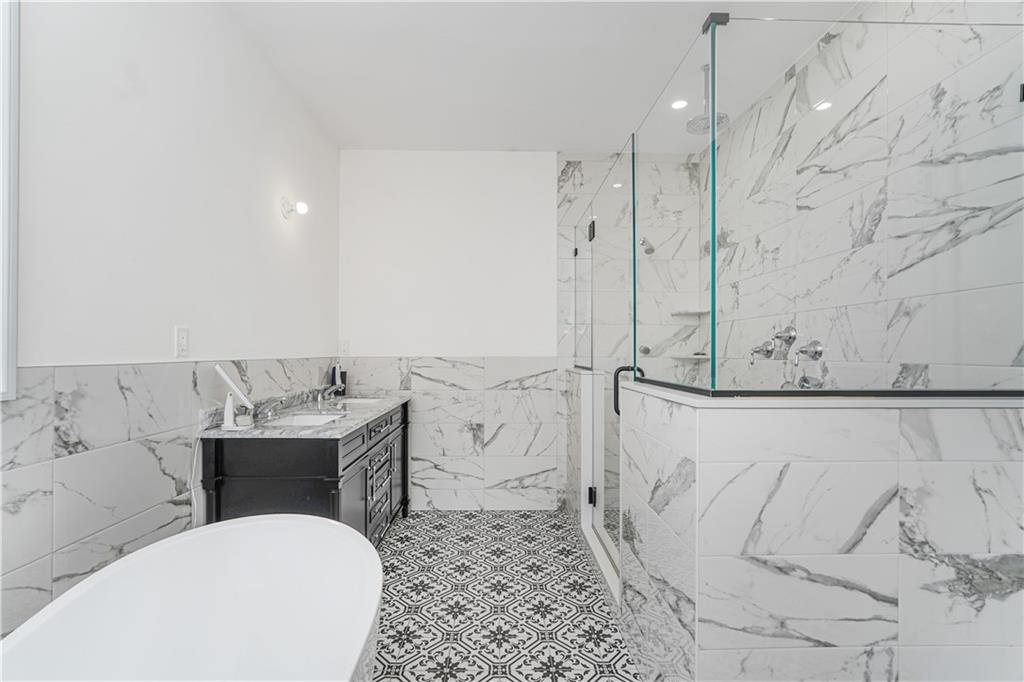 946 Edgegrove Avenue Prince's Bay Staten Island NY 10309