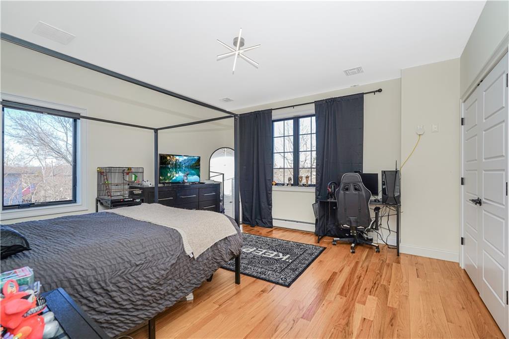 946 Edgegrove Avenue Prince's Bay Staten Island NY 10309