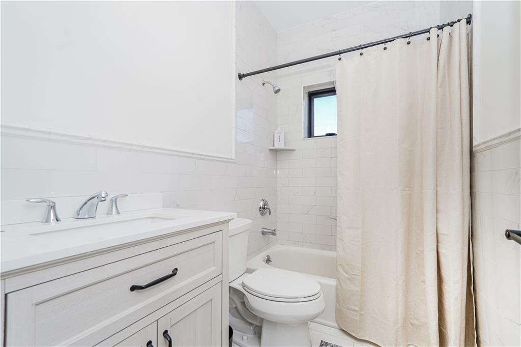 946 Edgegrove Avenue Prince's Bay Staten Island NY 10309