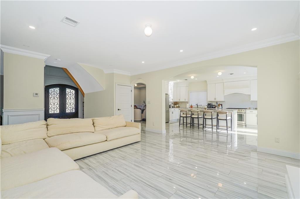 946 Edgegrove Avenue Prince's Bay Staten Island NY 10309