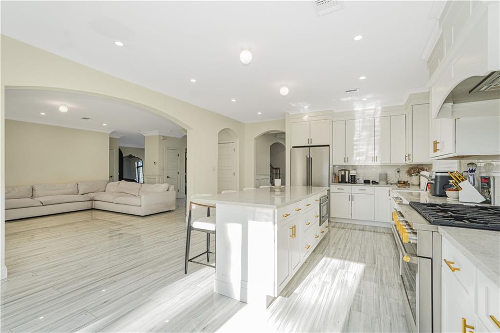 946 Edgegrove Avenue Prince's Bay Staten Island NY 10309