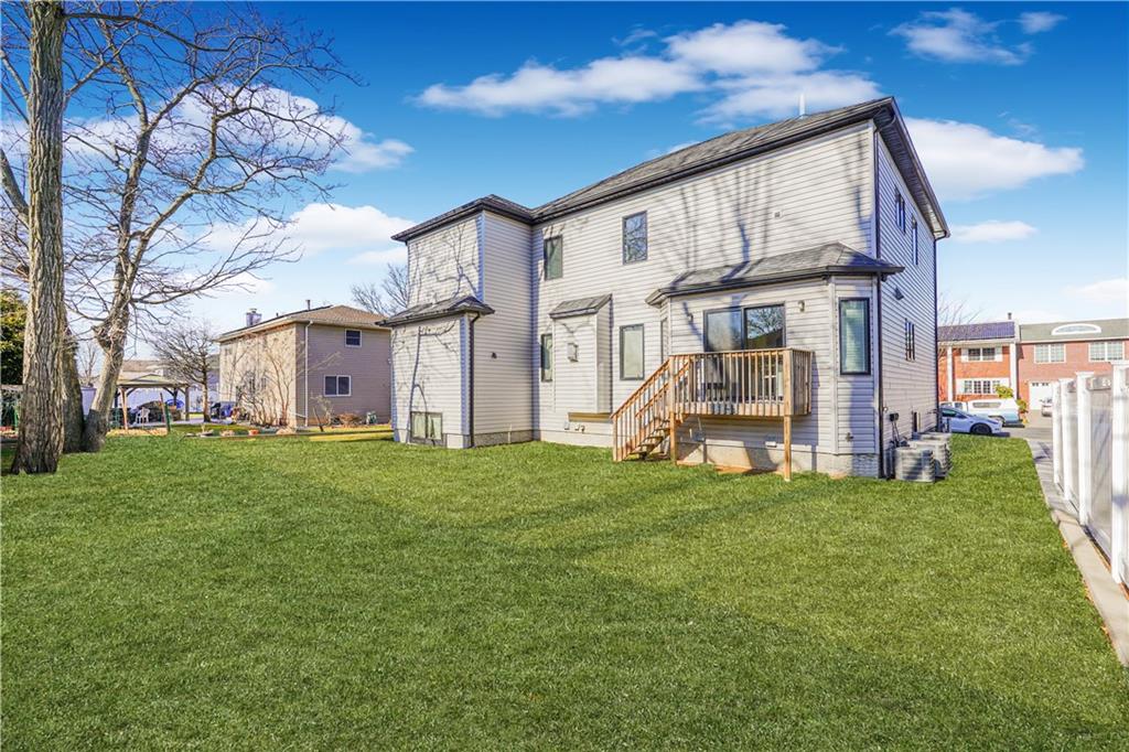 946 Edgegrove Avenue Prince's Bay Staten Island NY 10309