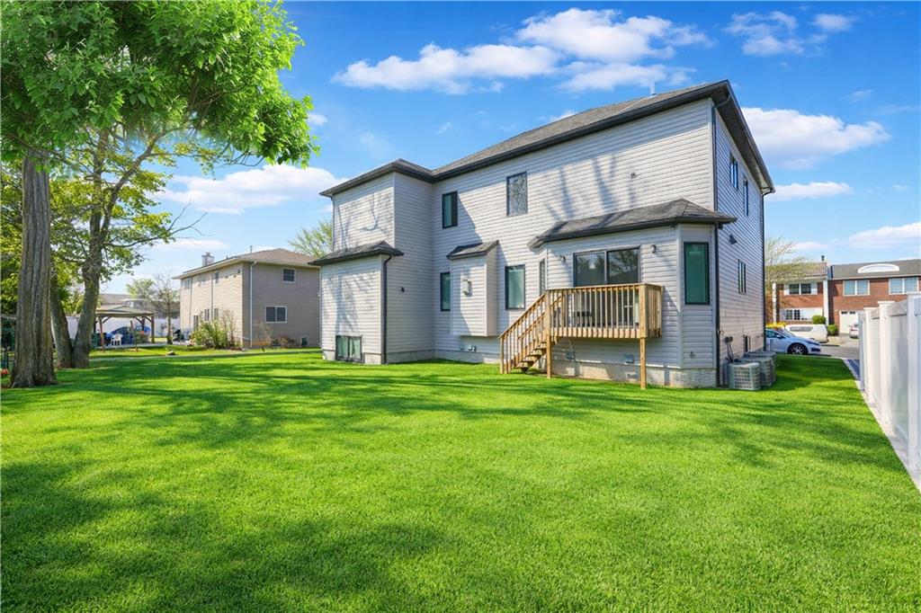 946 Edgegrove Avenue Prince's Bay Staten Island NY 10309