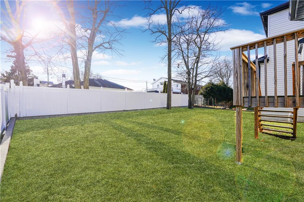 946 Edgegrove Avenue Prince's Bay Staten Island NY 10309