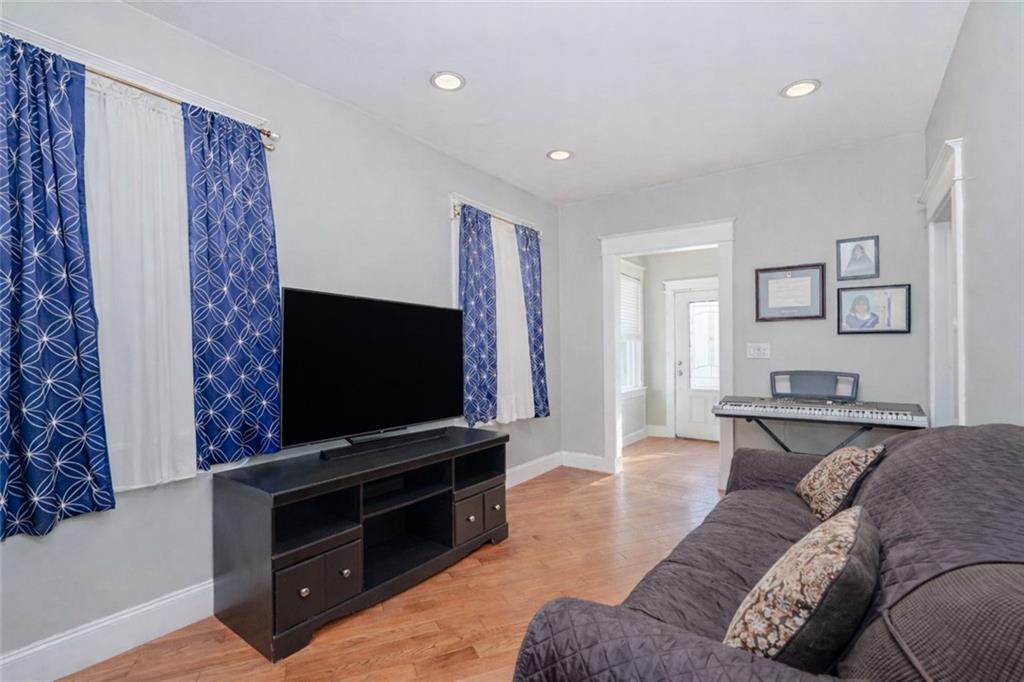 379 Freeborn Street Midland Beach Staten Island NY 10306