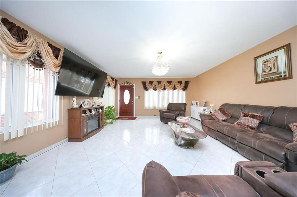 87-43 Union Turnpike Glendale Glendale NY 11385