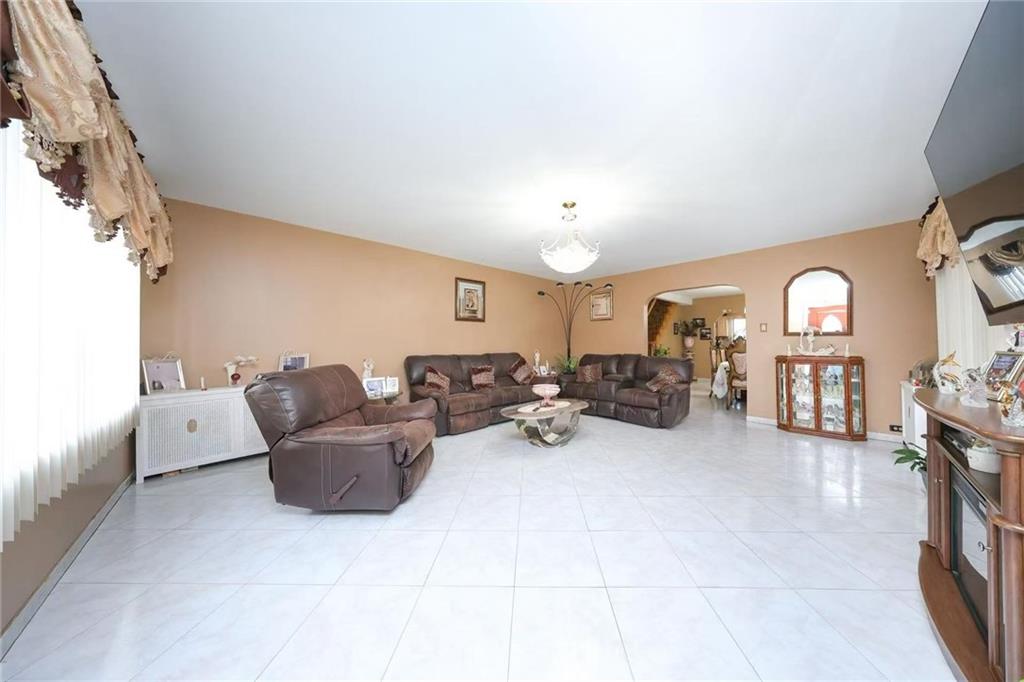 87-43 Union Turnpike Glendale Glendale NY 11385