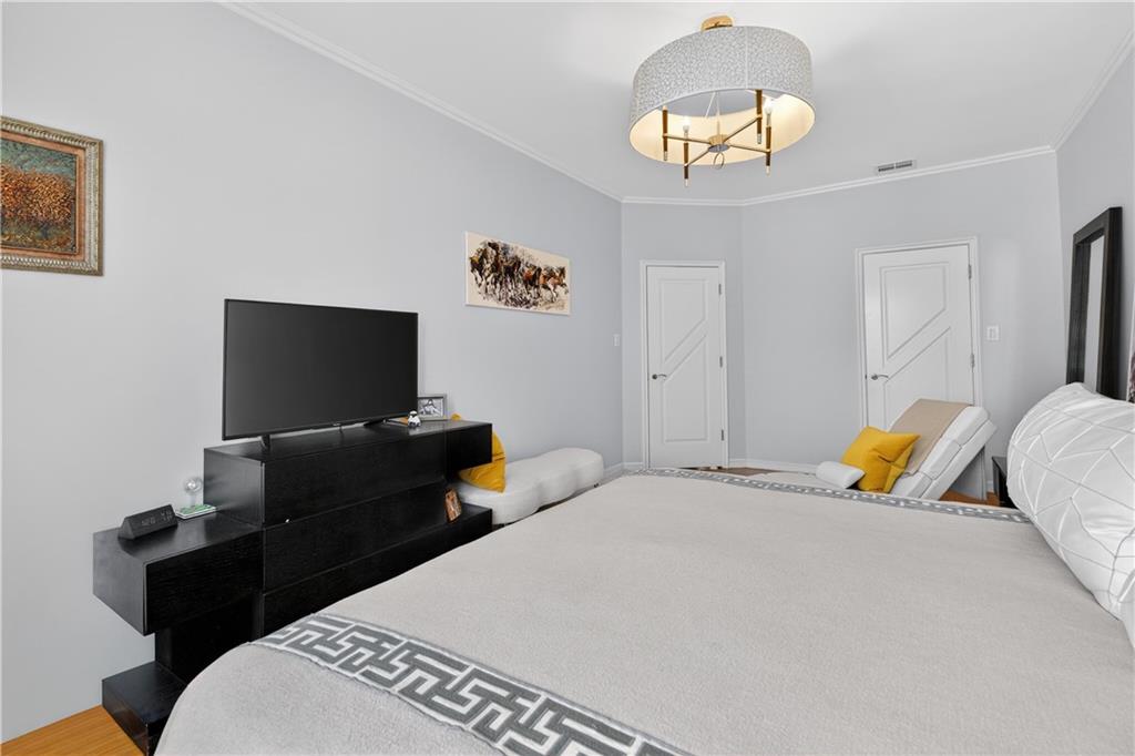 166 Pembroke Street Manhattan Beach Brooklyn NY 11235