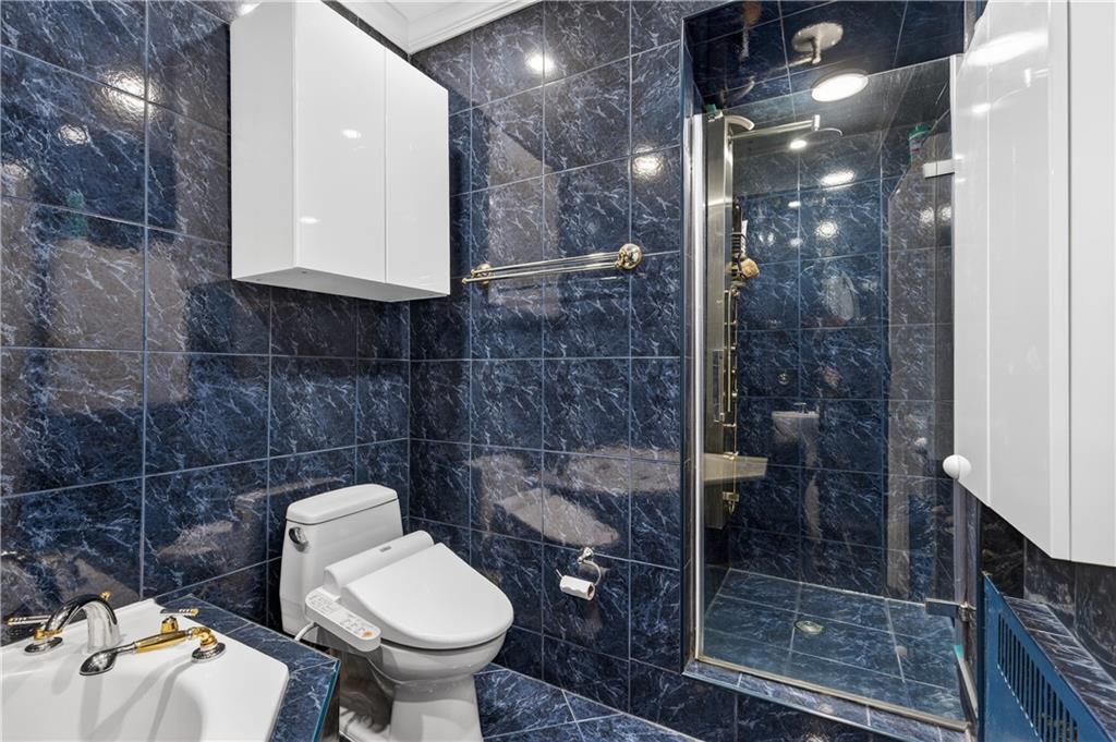 166 Pembroke Street Manhattan Beach Brooklyn NY 11235